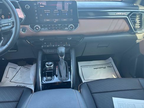 Certified 2024 GMC Canyon AT4 w/ AT4 Premium Package image 11