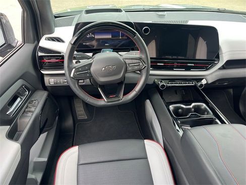 New 2025 Chevrolet Silverado EV RST image 28