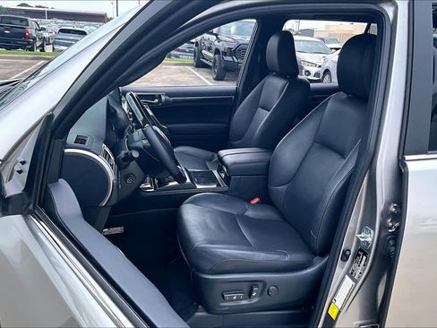 Used 2023 Lexus GX 460 Luxury w/ Accessory Package AWD/4WD image 7