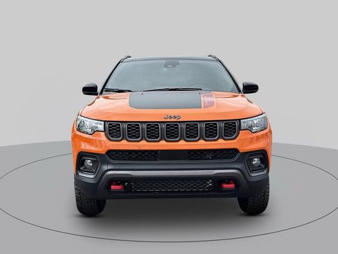 New 2026 Jeep Compass Trailhawk w/ Sun, Sound & Navigation Group AWD/4WD image 8