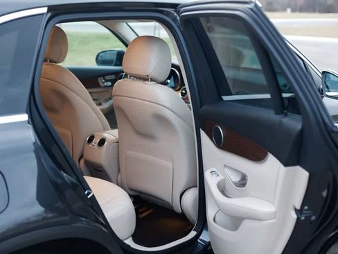 Certified 2022 Mercedes-Benz GLC 300 4MATIC image 18