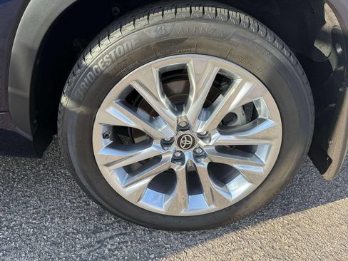Used 2022 Toyota Highlander Limited AWD/4WD image 31