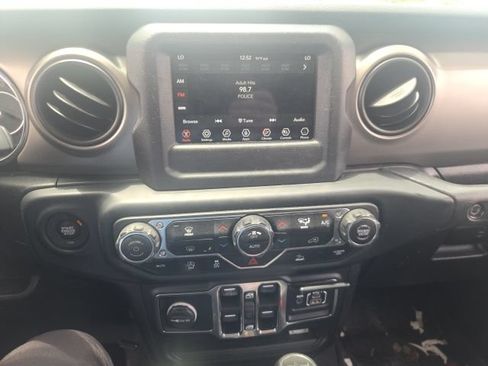 Used 2021 Jeep Wrangler Unlimited Sport AWD/4WD image 9