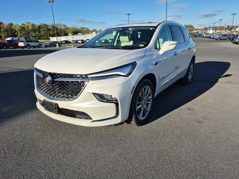 Used 2024 Buick Enclave Avenir image 1
