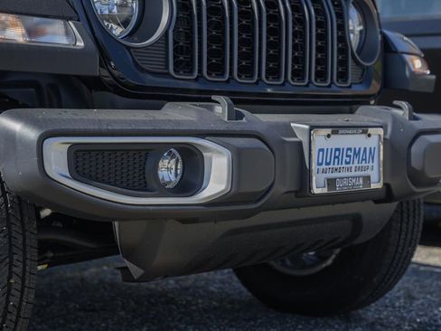 New 2025 Jeep Gladiator Sport w/ Premium Package image 11