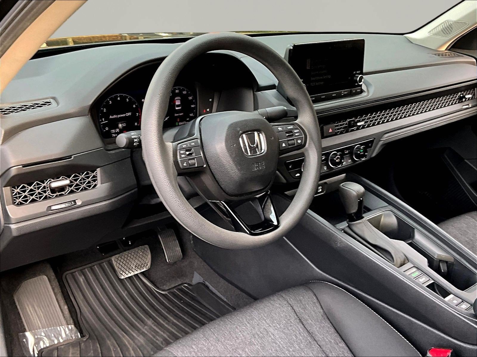 Used 2025 Honda Accord SE image 17