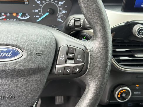 Used 2022 Ford Escape SE FWD image 25