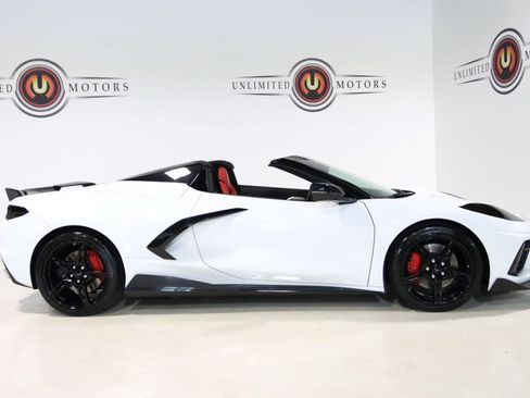 Used 2024 Chevrolet Corvette Stingray Premium Conv w/ Z51 Performance Package RWD image 35