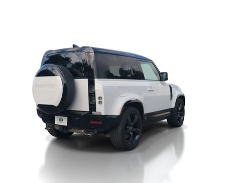 Certified 2025 Land Rover Defender 90 V8 AWD/4WD image 8