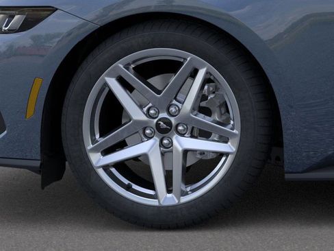 Used 2025 Ford Mustang Coupe image 19