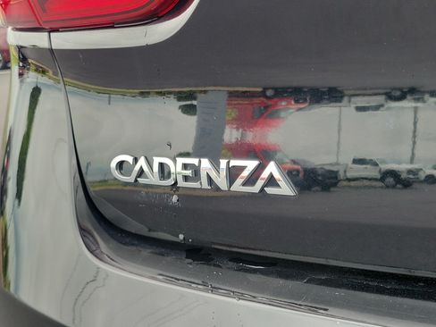 Used 2019 Kia Cadenza Premium FWD image 6