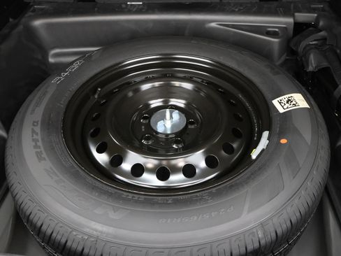 Used 2025 Jeep Grand Cherokee Limited w/ Luxury Tech Group II image 33