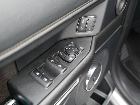 Used 2019 Ford Expedition Limited w/ Equipment Group 302A AWD/4WD image 19