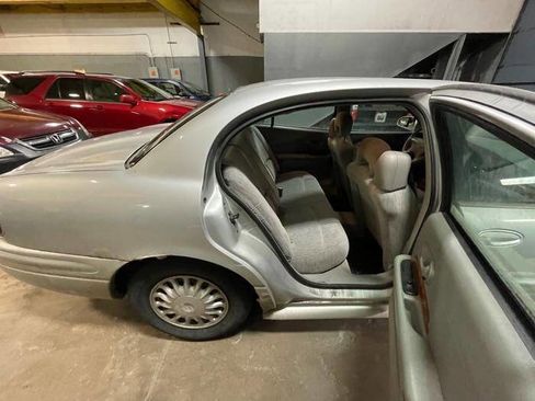 Used 2003 Buick Le Sabre Custom image 25