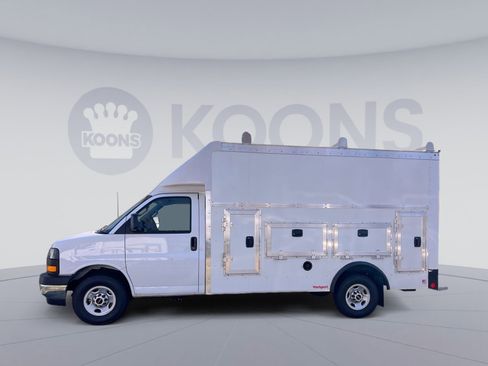 New 2025 GMC Savana 3500 w/ Power Convenience Package image 2