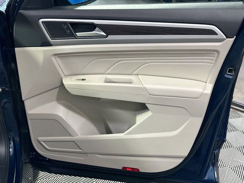 Used 2023 Volkswagen Atlas SE w/ Panoramic Sunroof Package image 36