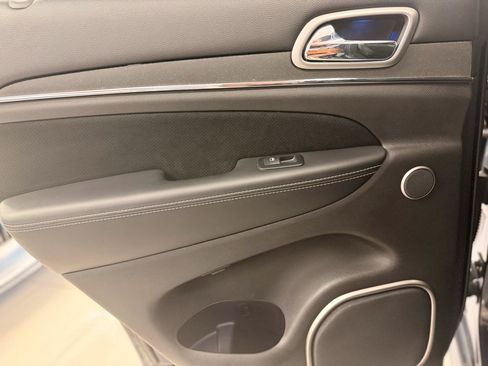 Used 2017 Jeep Grand Cherokee SRT AWD/4WD image 42
