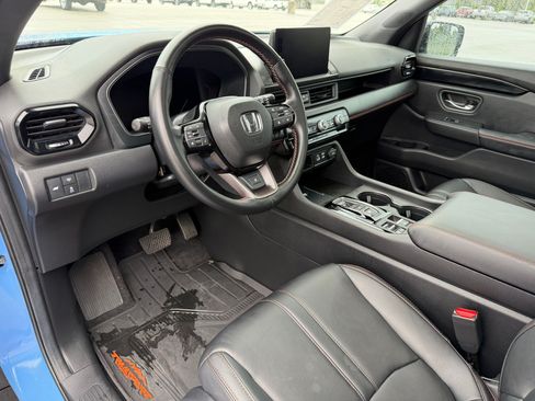 Used 2024 Honda Pilot TrailSport image 4