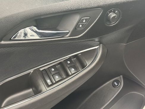 Used 2018 Chevrolet Cruze LS image 9