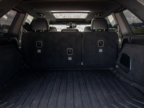 Used 2023 Jeep Grand Cherokee Overland RWD image 14