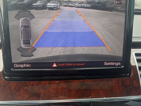 Used 2013 Audi A8 L 4.0T image 4