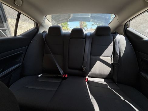 Used 2025 Nissan Altima 2.5 SV FWD image 38