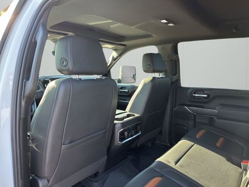Used 2022 GMC Sierra 2500 AT4 w/ AT4 Premium Plus Package image 18