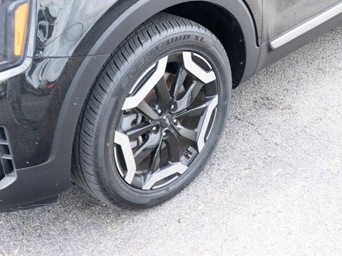 Used 2025 Kia Telluride S FWD image 9