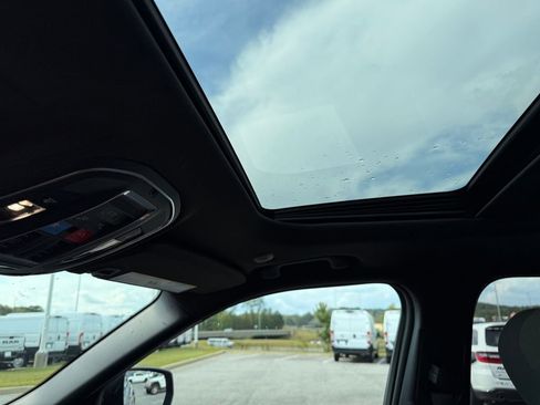 New 2025 Jeep Grand Cherokee Laredo X w/ Luxury Tech Group I image 20