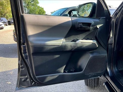 Used 2024 Toyota Tacoma TRD Sport AWD/4WD image 22