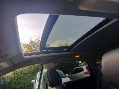 Used 2014 Cadillac SRX Luxury w/ Driver Awareness Package image 12