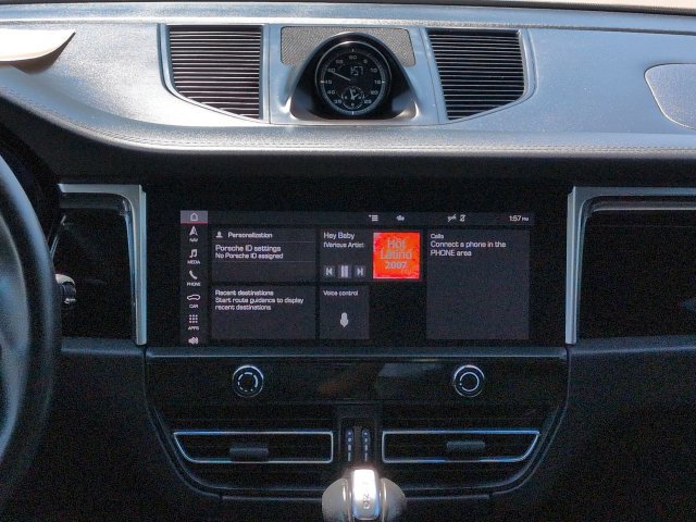 Used 2023 Porsche Macan Turbo AWD/4WD image 21