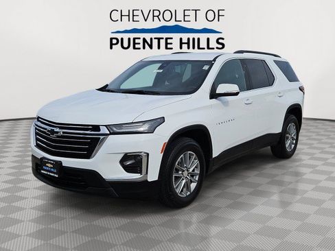 Used 2023 Chevrolet Traverse LT FWD image 1