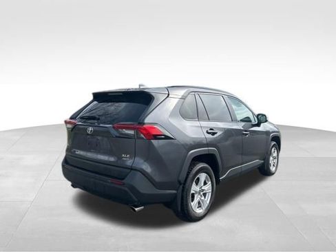 Used 2021 Toyota RAV4 XLE w/ Convenience Package image 5