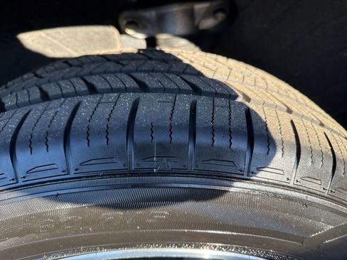 Used 2020 Hyundai Santa Fe SEL w/ Convenience Package image 35