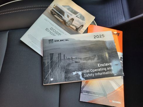 Certified 2025 Buick Enclave Preferred FWD image 46