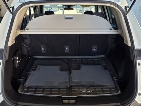 Used 2023 Nissan Rogue S image 6