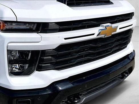 Used 2025 Chevrolet Silverado 2500 Custom w/ Custom Value Package image 27