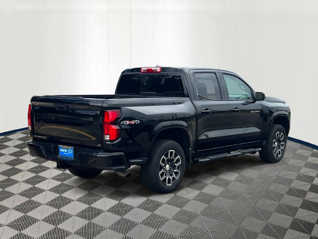 Used 2024 Chevrolet Colorado LT w/ LT Convenience Package III AWD/4WD image 3