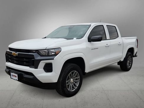 Used 2025 Chevrolet Colorado LT w/ Advanced Trailering Package image 1