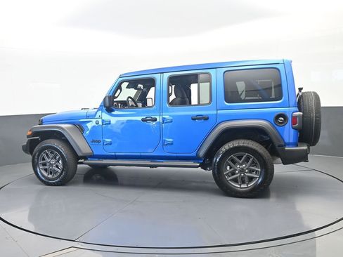 Used 2025 Jeep Wrangler Unlimited Sport AWD/4WD image 3