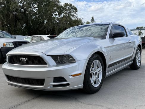 Used 2014 Ford Mustang Coupe image 4