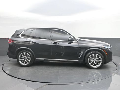 Certified 2025 BMW X5 sDrive40i w/ Climate Comfort Package RWD image 8