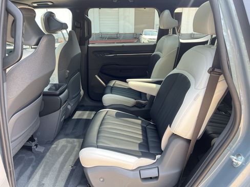 Used 2024 Kia EV9 GT-Line AWD/4WD image 48