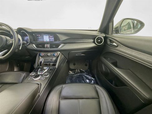 Used 2024 Alfa Romeo Stelvio Sprint image 24