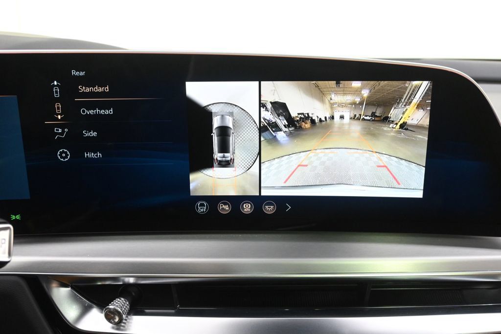 Certified 2026 Cadillac Lyriq Signature Luxury w/ Nappa Leather Package AWD/4WD image 30