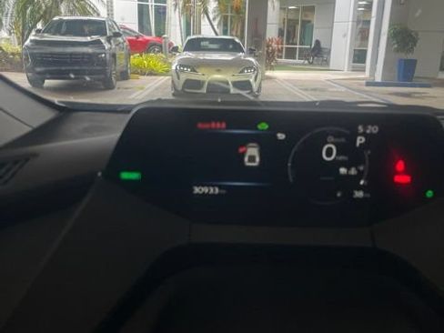 Used 2025 Toyota Prius FWD image 6