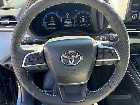 New 2026 Toyota Sienna XSE image 17