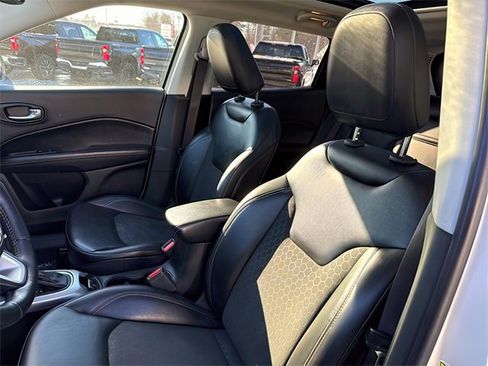 Used 2018 Jeep Compass Latitude w/ Popular Equipment Group image 16