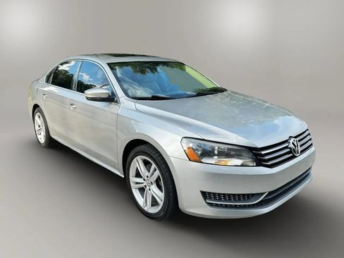 Used 2014 Volkswagen Passat 1.8T SE FWD image 7